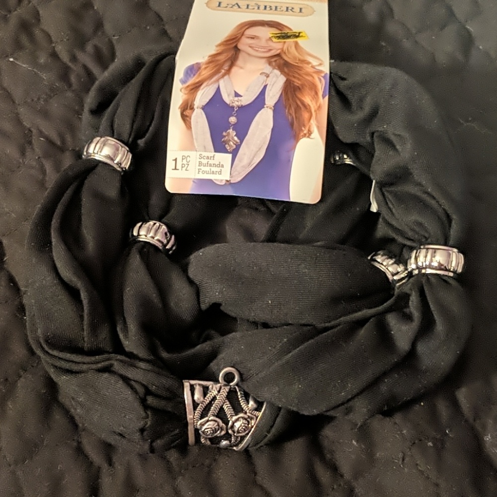 Laliberi Scarf